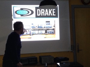 OZ8CTH Peter fortæller om Drake. 05022015 (OZ1EDD)